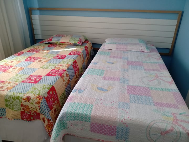 2 camas, puedes unirte para formar una cama doble