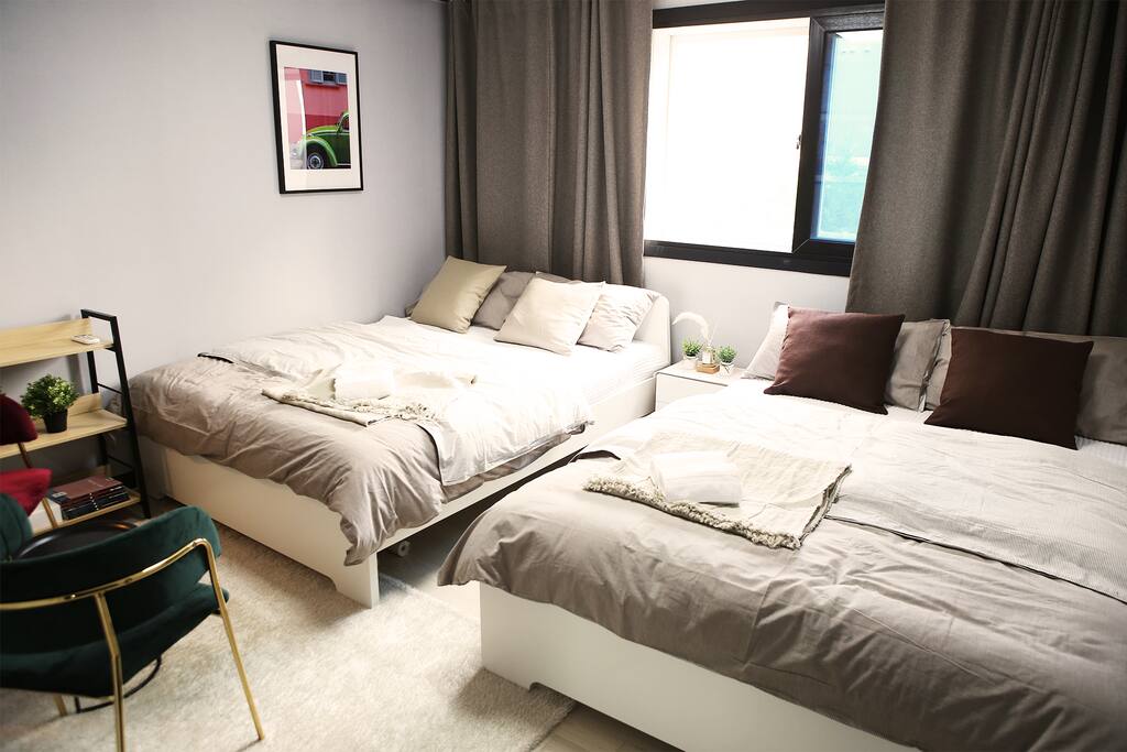 Room1