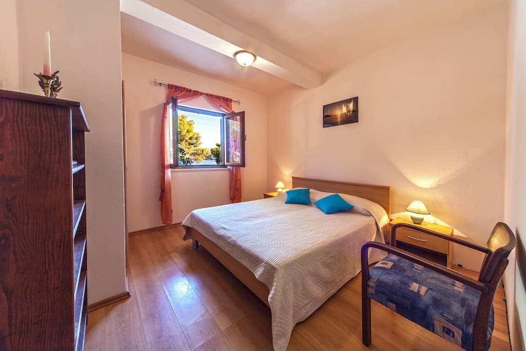 apartment 1
bedroom