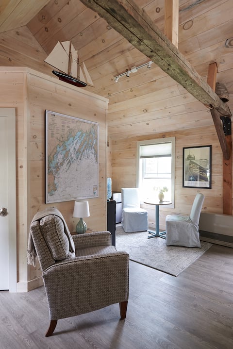 Popular Airbnb listing: Garrison Cove Studio in Portland