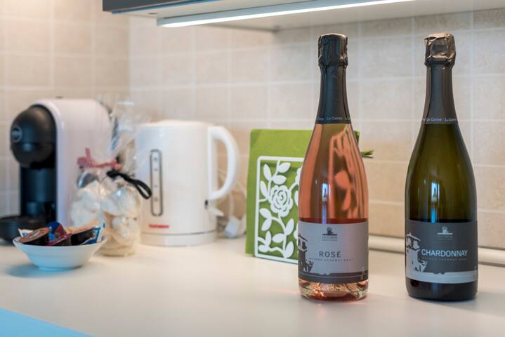 Margherita. Trilocale con terrazza vista lago. gallery image 5