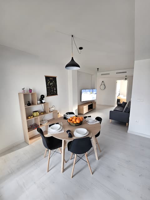 Modern apt in Miramar with air conditioning