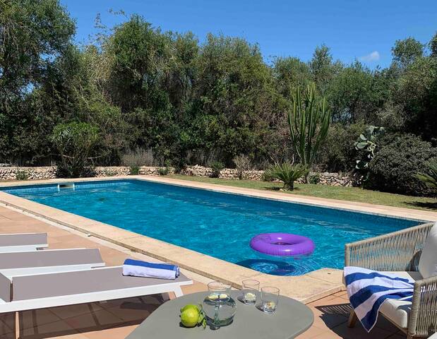 Binibeca Villa Near to beach & large pool