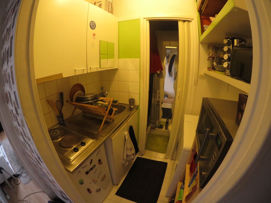 Cusine / salle de bain ( Au fond)