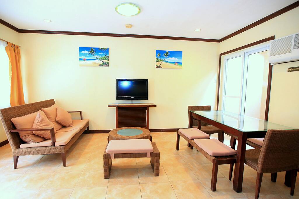 Lounge and dining area
