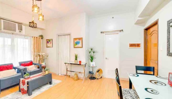 A 2 Bedroom Condo Unit Across Bluewave Marquinton - Marikina