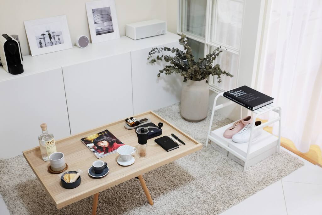 Coffee, refreshments and local travel guides (Monocle and my own) for your use during your stay.