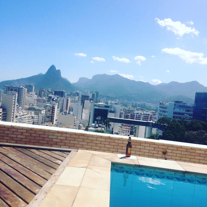 Piscina privativa com vista incrível!