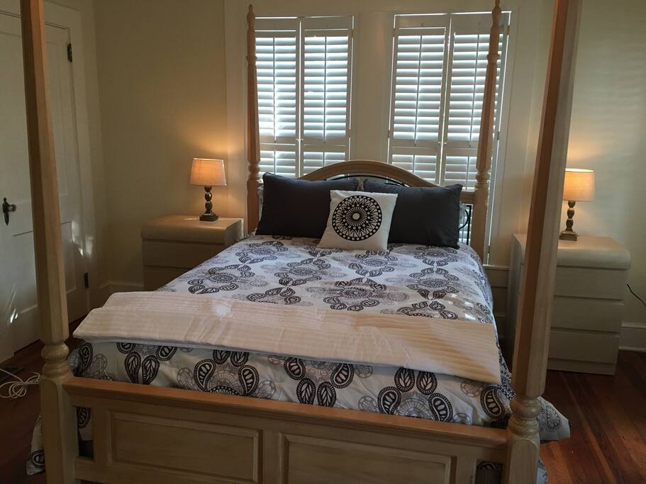 Queen bedroom downstairs