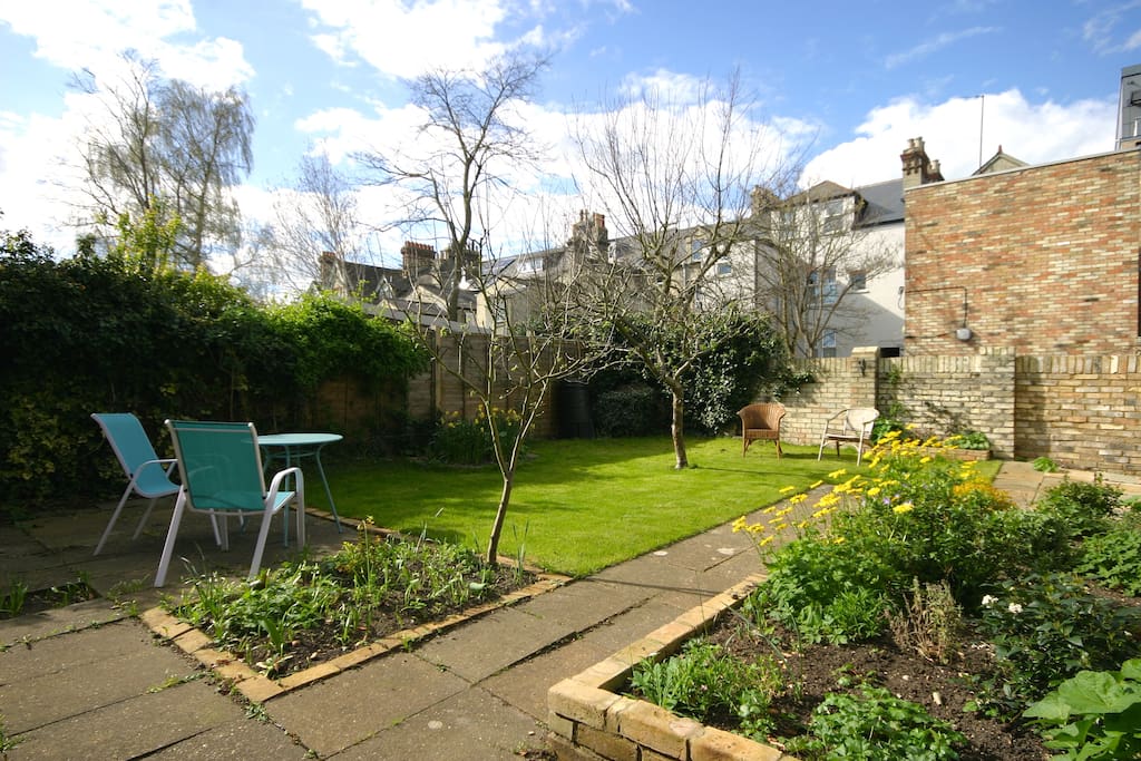Private enclosed garden