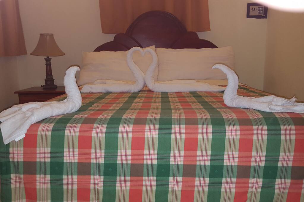 Room # 8 Bed Hotel Salome 56