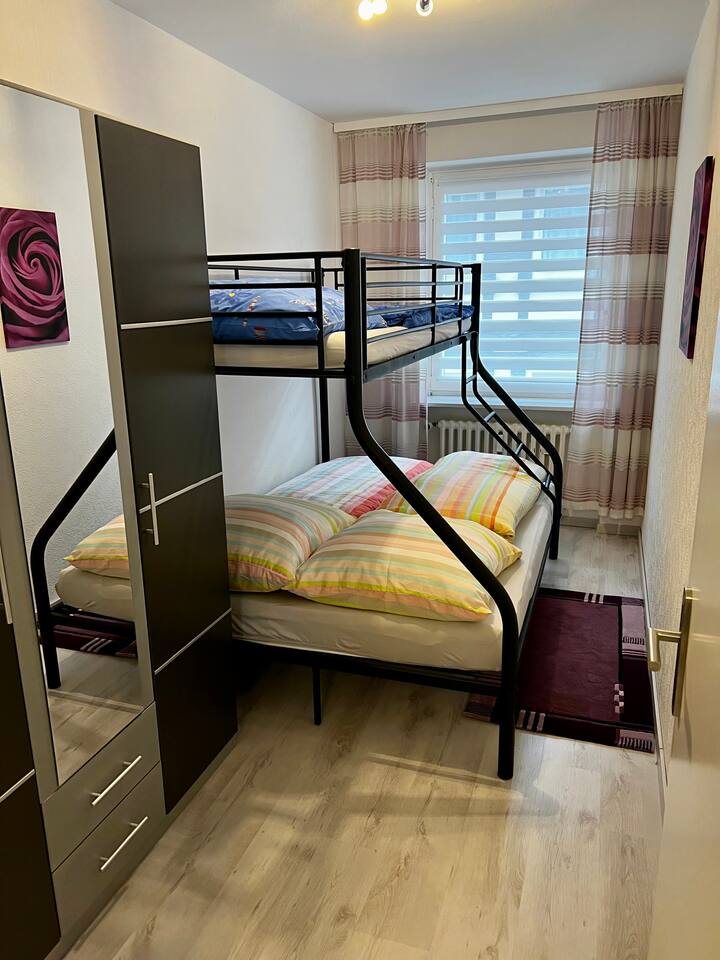 2 - ра спалня 
Долу 140 см над 90 см