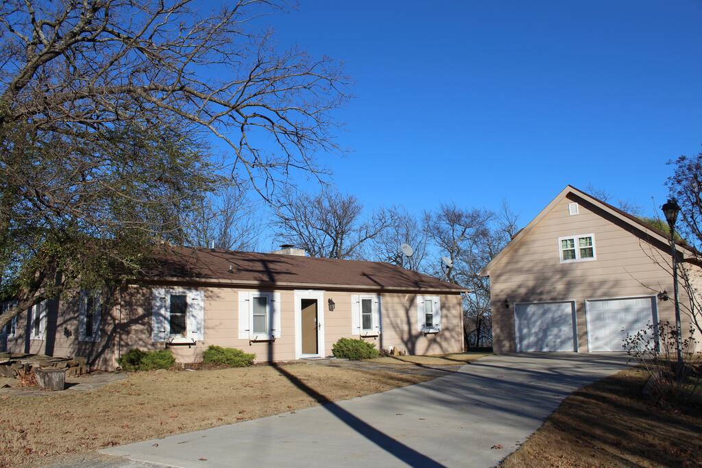 Garage apartment rental $150.00 extra
