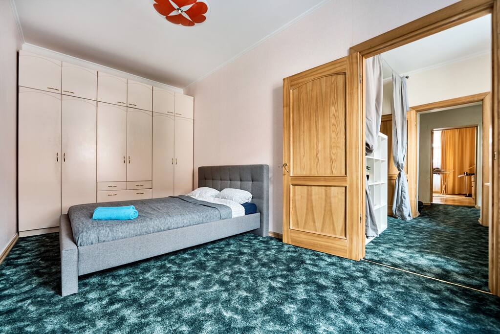 BEDroom1, lots of storage space.