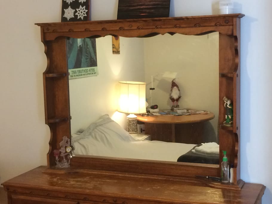Dressing table mirror