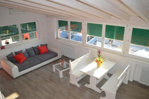 Popular Airbnb listing: Casa Mara central apartment spacious and quiet in Malcesine