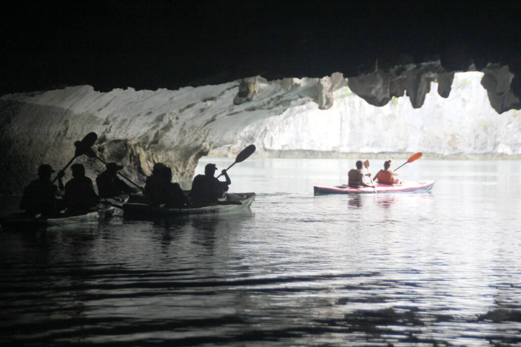 Overnight Cruise To Visit Lan Ha Bay