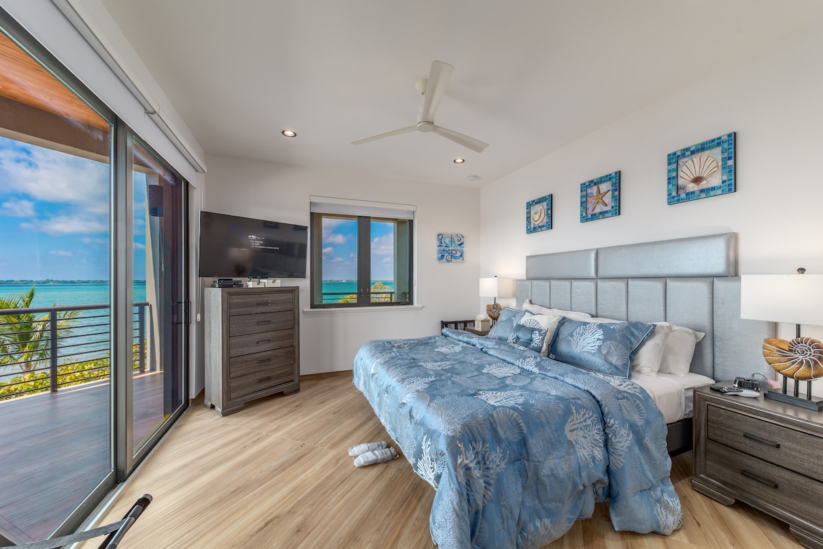 Suite frente al río con terraza privada y baño privado