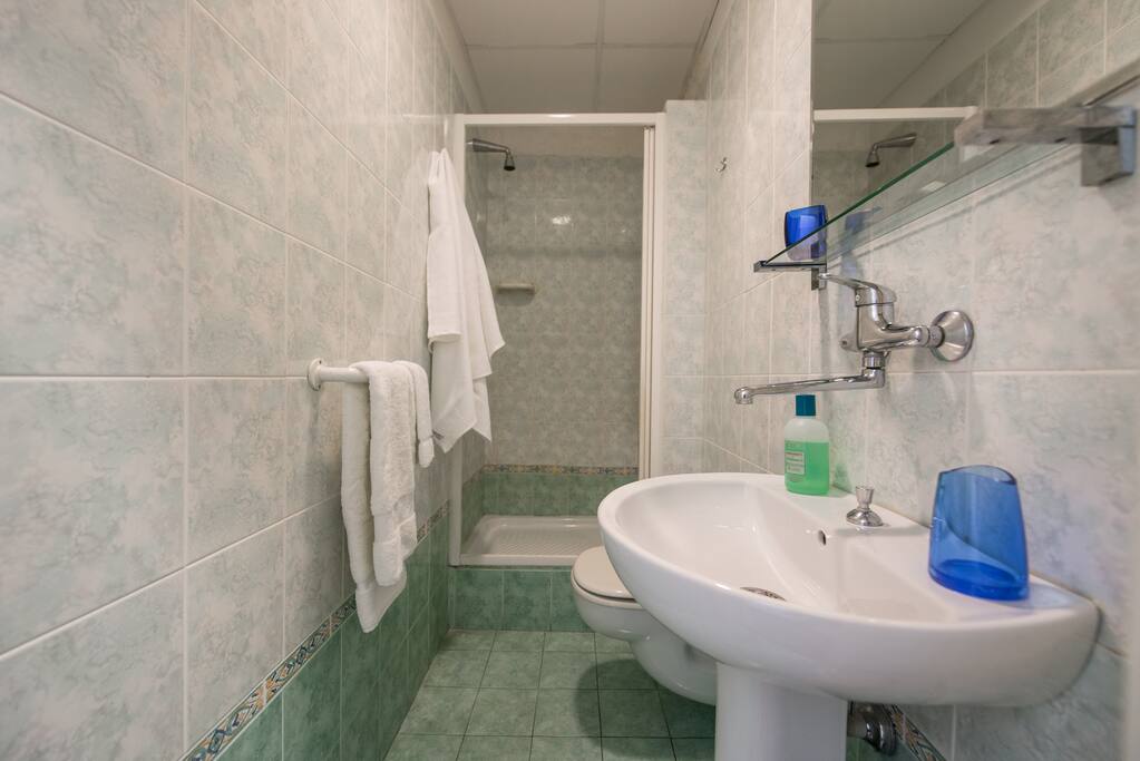 bagno privato ad uso esclusivo dei due ospiti della camera
