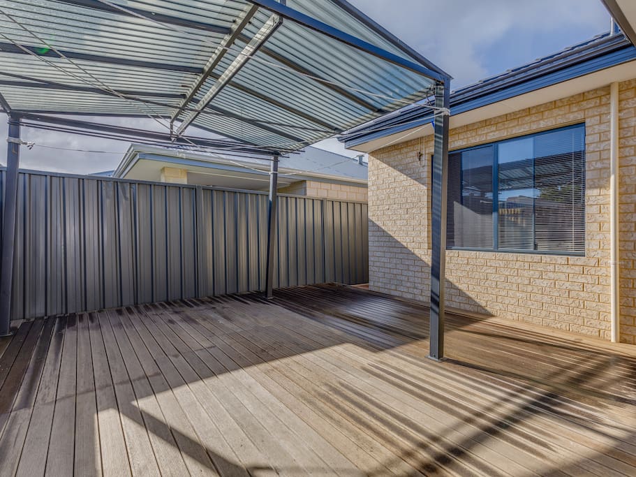Courtyard with decking