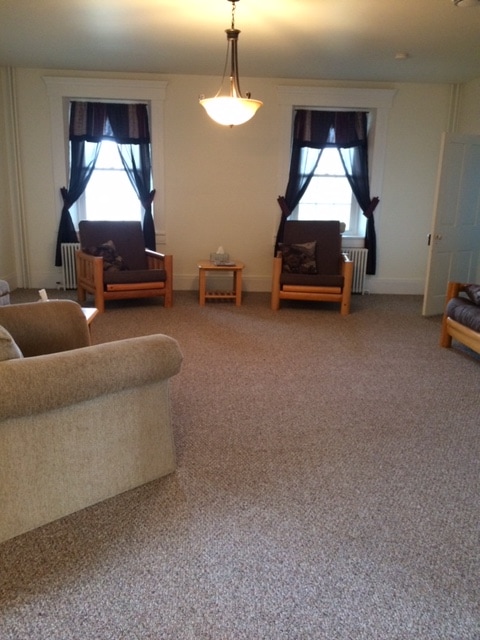 futón es un sofá cama, así como las sillas para niños.