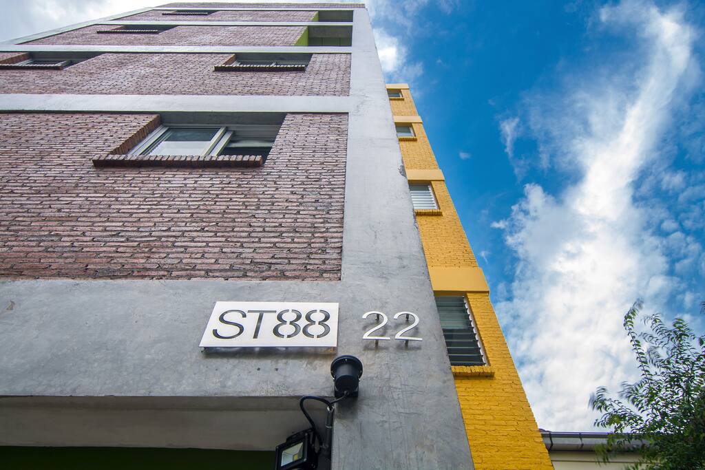 Address : 22 Nonthaburi Thailand