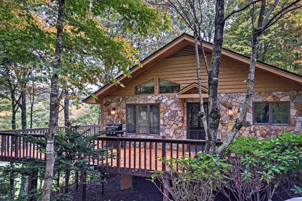 During your stay, you'll have fantastic views of the forest, mountains, and lush golf course.