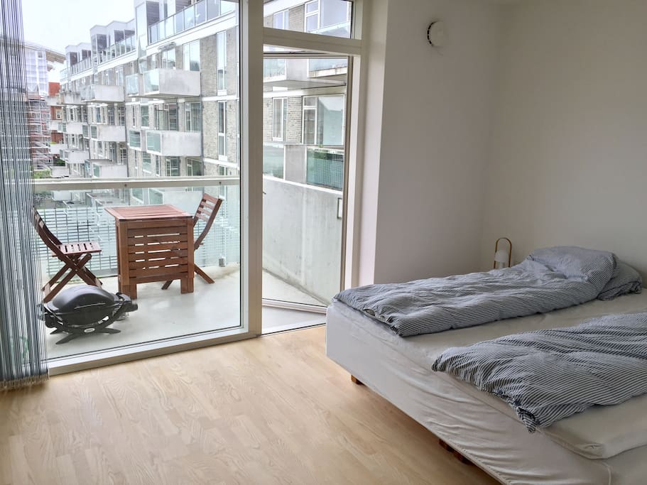 Master bedrom and balcony