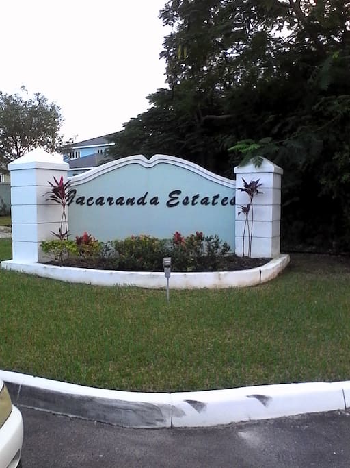 Entrance to communited