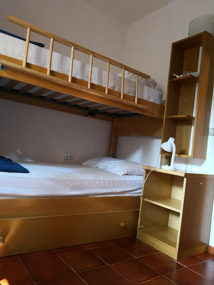 Spavaća  soba - 2 - 3 kreveta