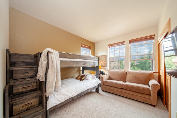 双层床和双人沙发床