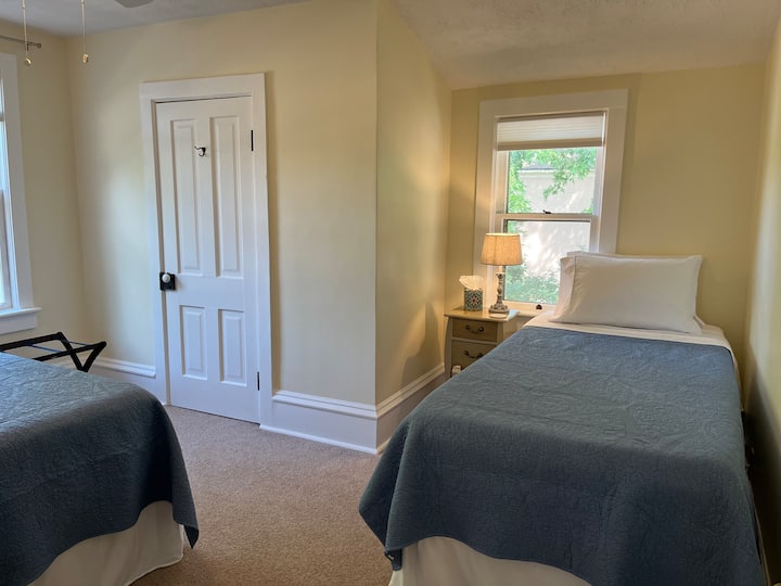 LA chambre avec des lits jumeaux