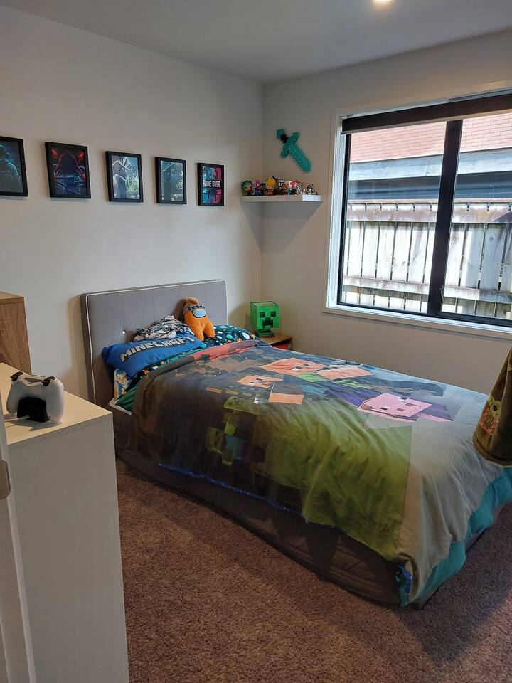 غرفة النوم 2