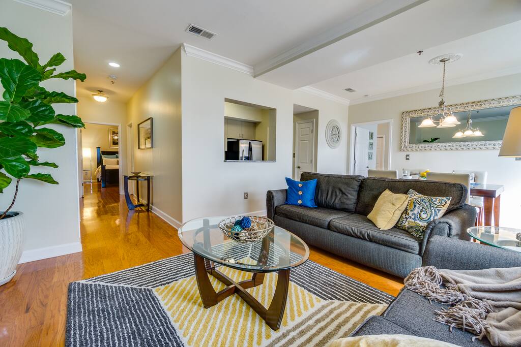 Living Room / Foyer