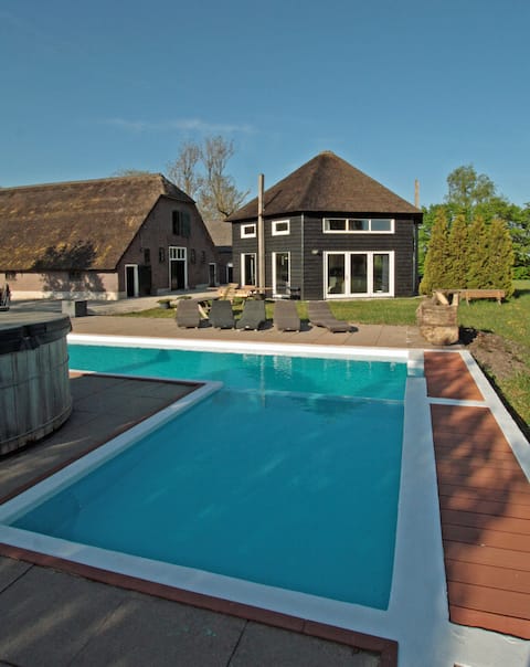 Posthoorn lodge 14p with swimming pool / hottub