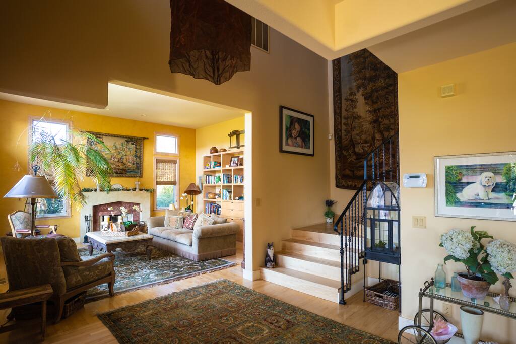 Living Room (exclusively for guests)