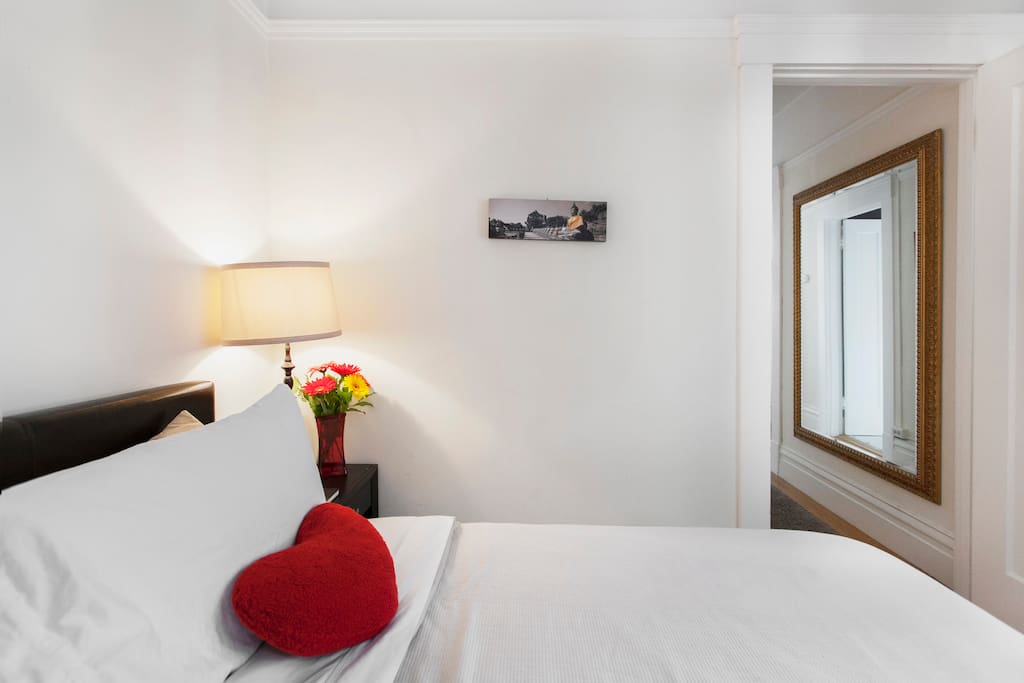 For tall people: Don't worry, there's no footboard to hinder a comfortable night's sleep!