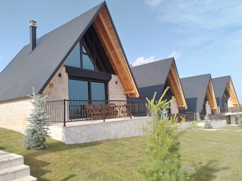 Wolforest-Mountain view chalet 2