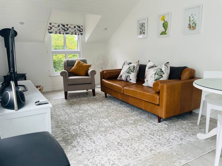 Quaint Gowrie Village Apartment - Nottingham Road