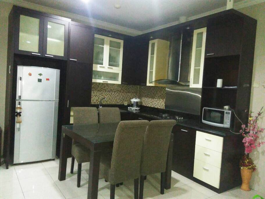 Dining room & kitchen set