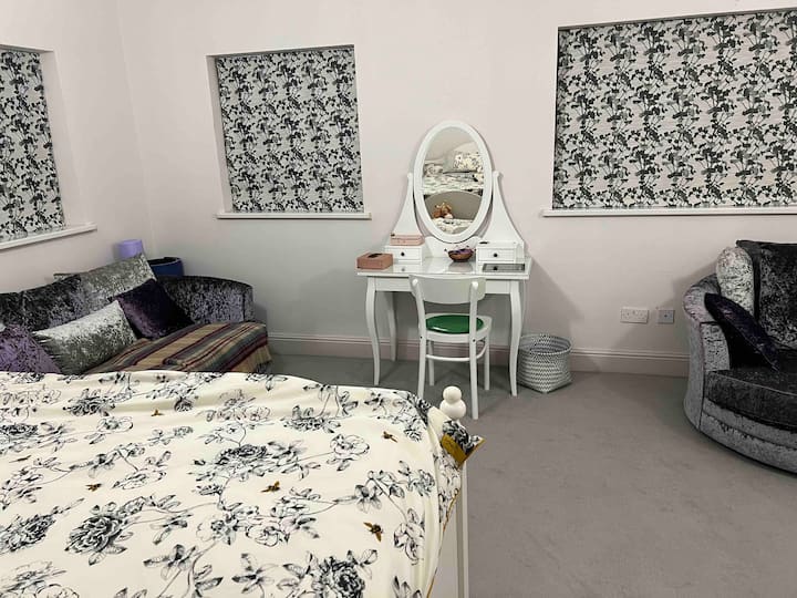 غرفة النوم الأولى شهيّة  