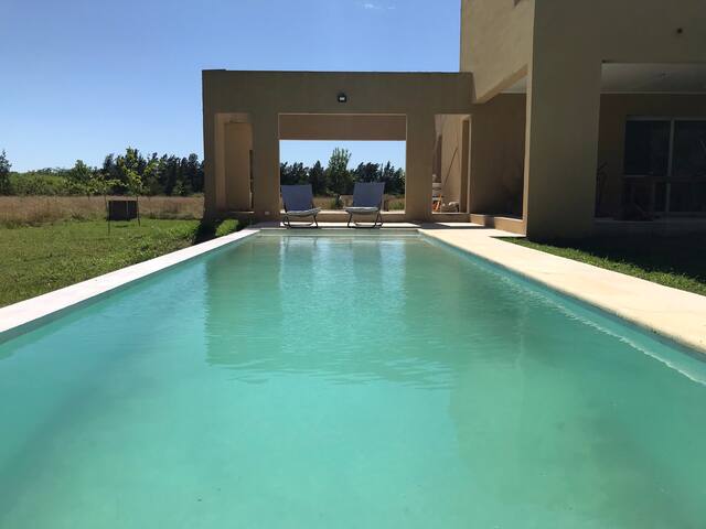 Quinta con pileta en Mercedes Casas de campo en alquiler