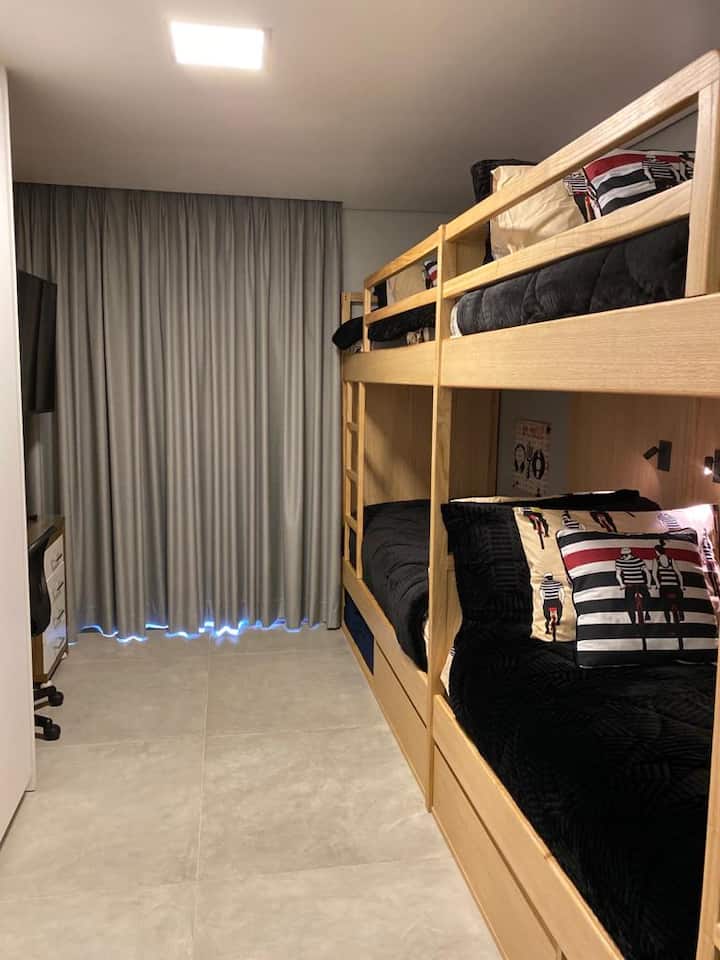 Quadriliche Ronaldo Fraga Suite