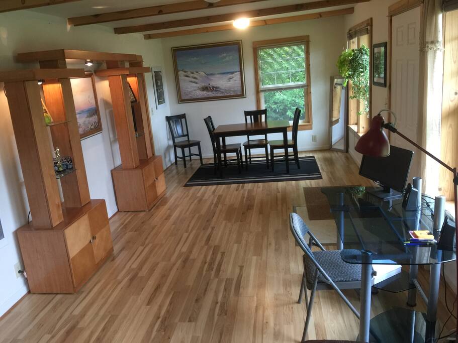 Common area w/dining