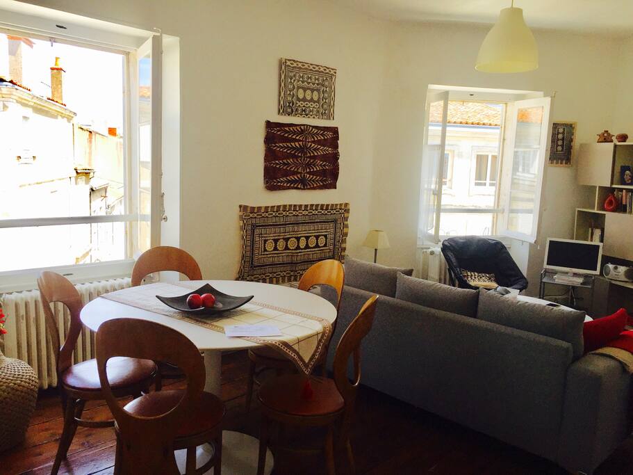 Le salon-salle à manger, esprit cosy ethnique