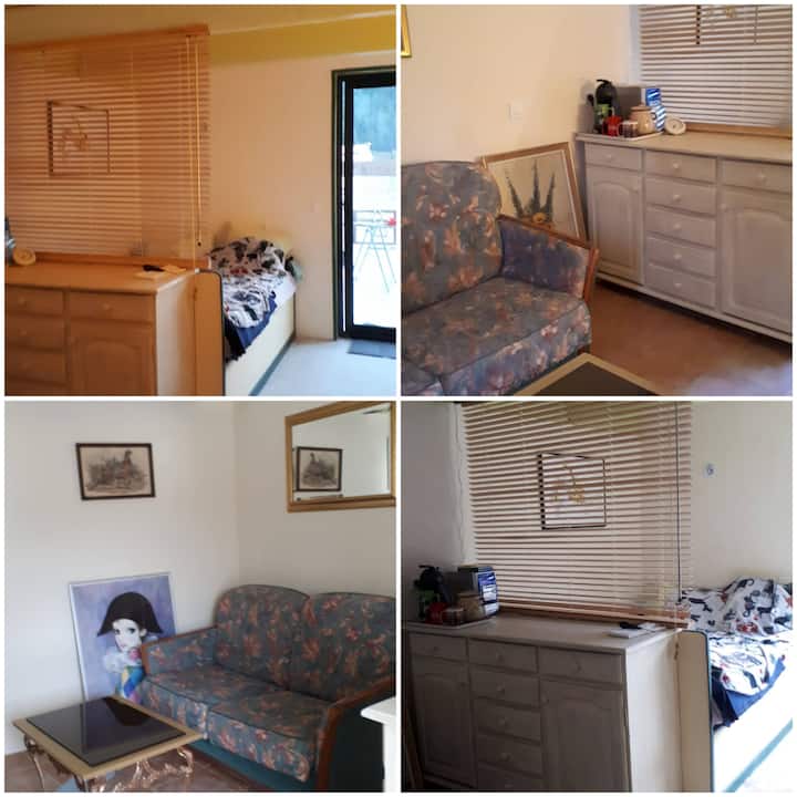 Location Appartement Dans  Maison De Village - Riez