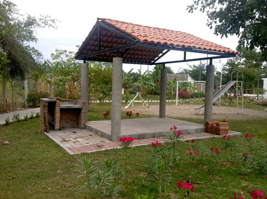 Area verde, asador, barbacue