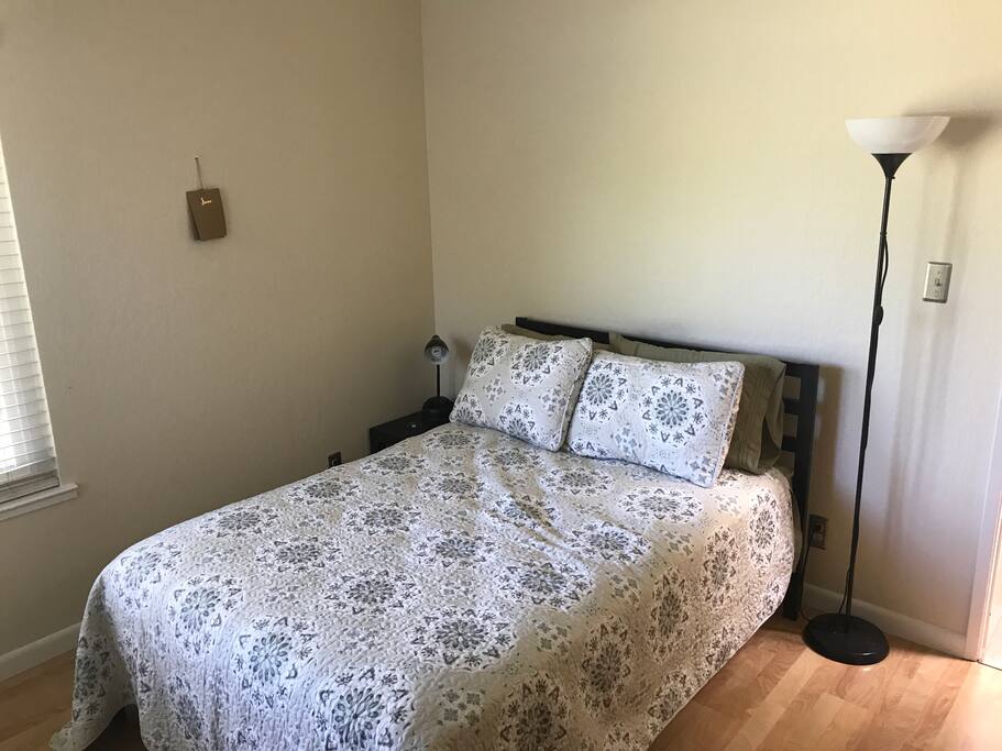Full size bed