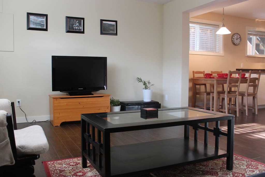 Living room with 37" TV