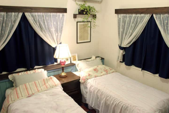 Стая за гости 3 Представете си детска стая в Съединените щати.